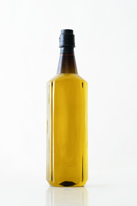 روغن زیتون محلی بکر 1 لیتری با بوی ملایم و رنگ شفاف با برگه آزمایش(ارسال پسکرایه)