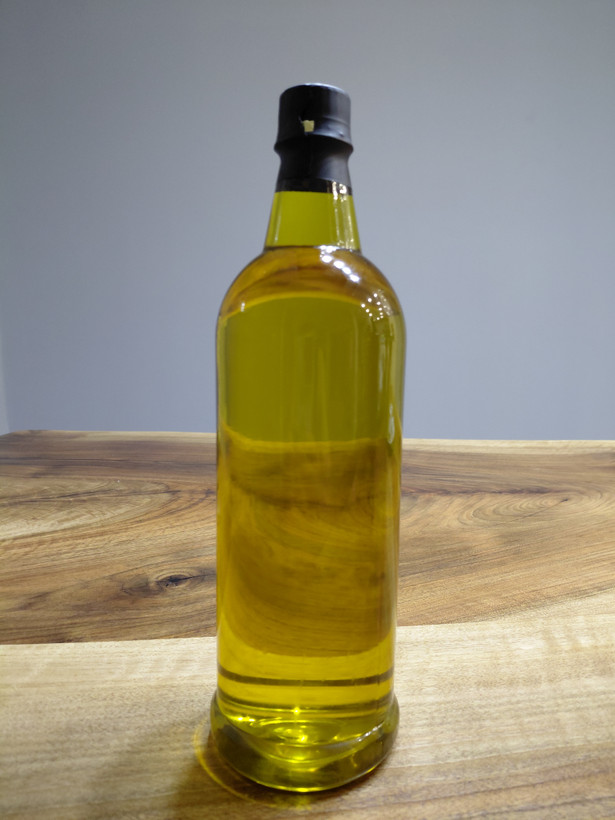 روغن زیتون محلی بکر 1 لیتری با بوی ملایم و رنگ شفاف با برگه آزمایش(ارسال پسکرایه)
