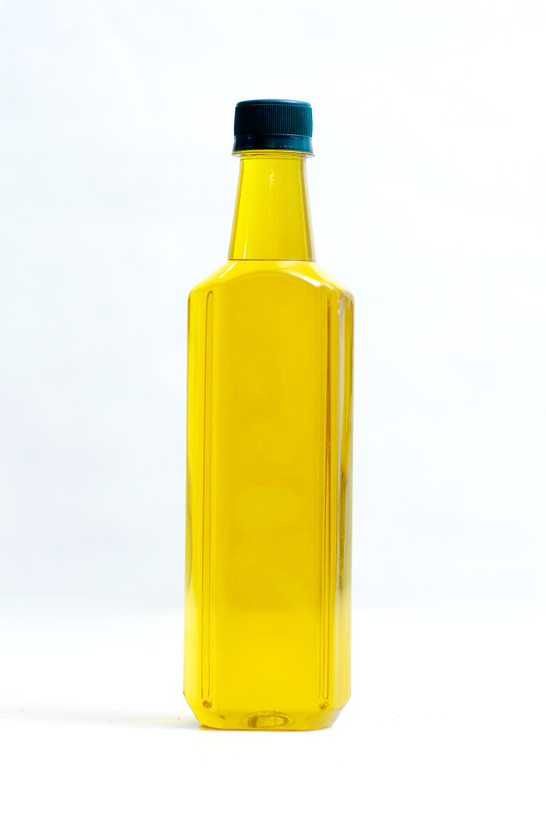روغن زیتون محلی بکر نیم لیتری با بوی ملایم و رنگ شفاف با برگه آزمایش(ارسال پسکرایه)