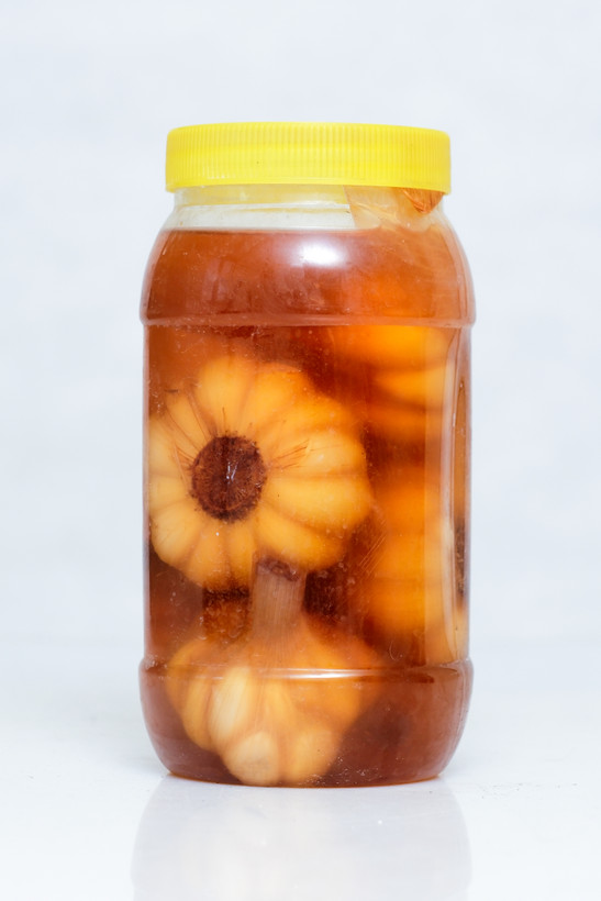 سیر ترشی محلی ۱.۵ کیلویی درجه 1 فوق العاده درشت مجلسی