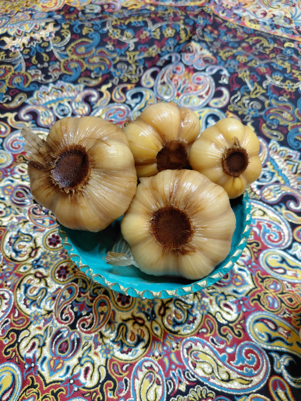 سیر ترشی محلی ۱.۵ کیلویی درجه 1 فوق العاده درشت مجلسی